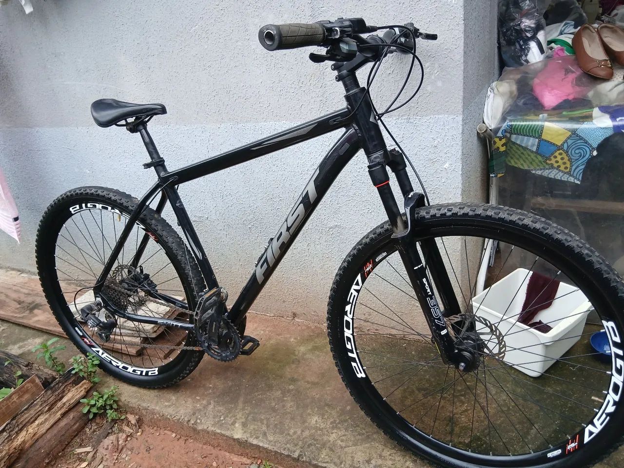 Bicicleta aro 29 usada com freios a disco