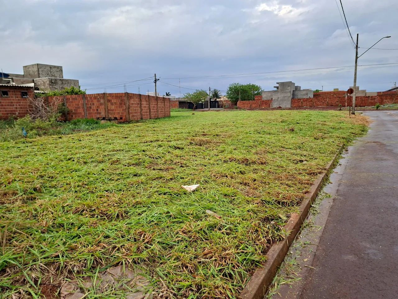 Dourados Vival dos Ipês 4 Terreno