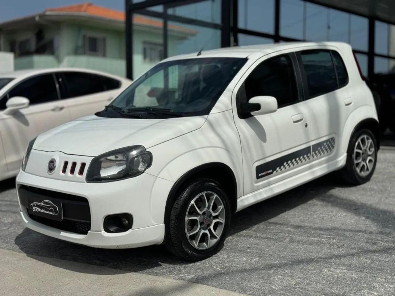 Fiat Uno Sporting 1.4 B.edit. Flex 8V 5P 2014