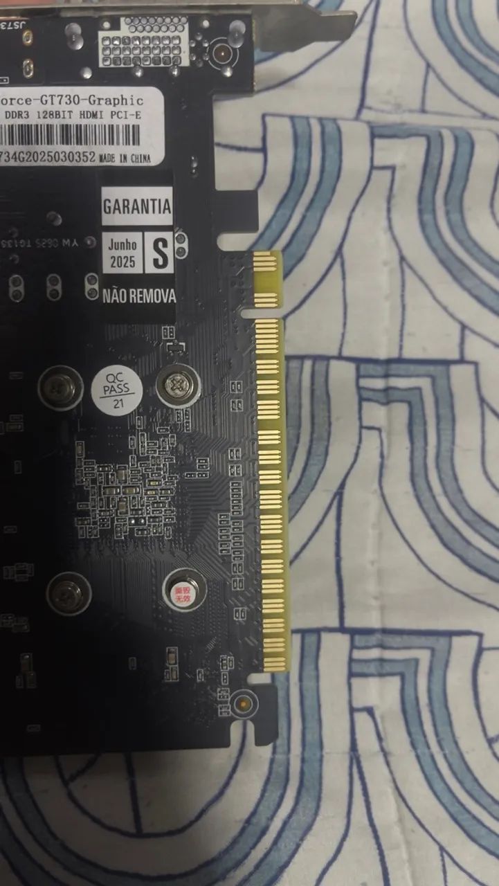 Placa de video GT730 4GB