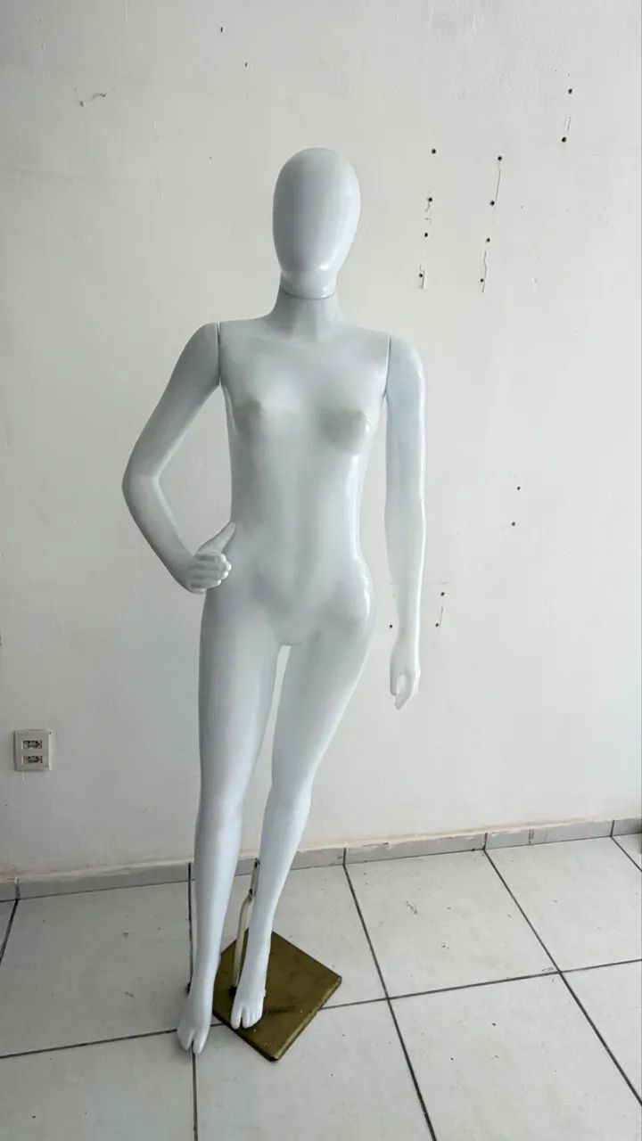 Manequim de loja de roupa  - Foto 2