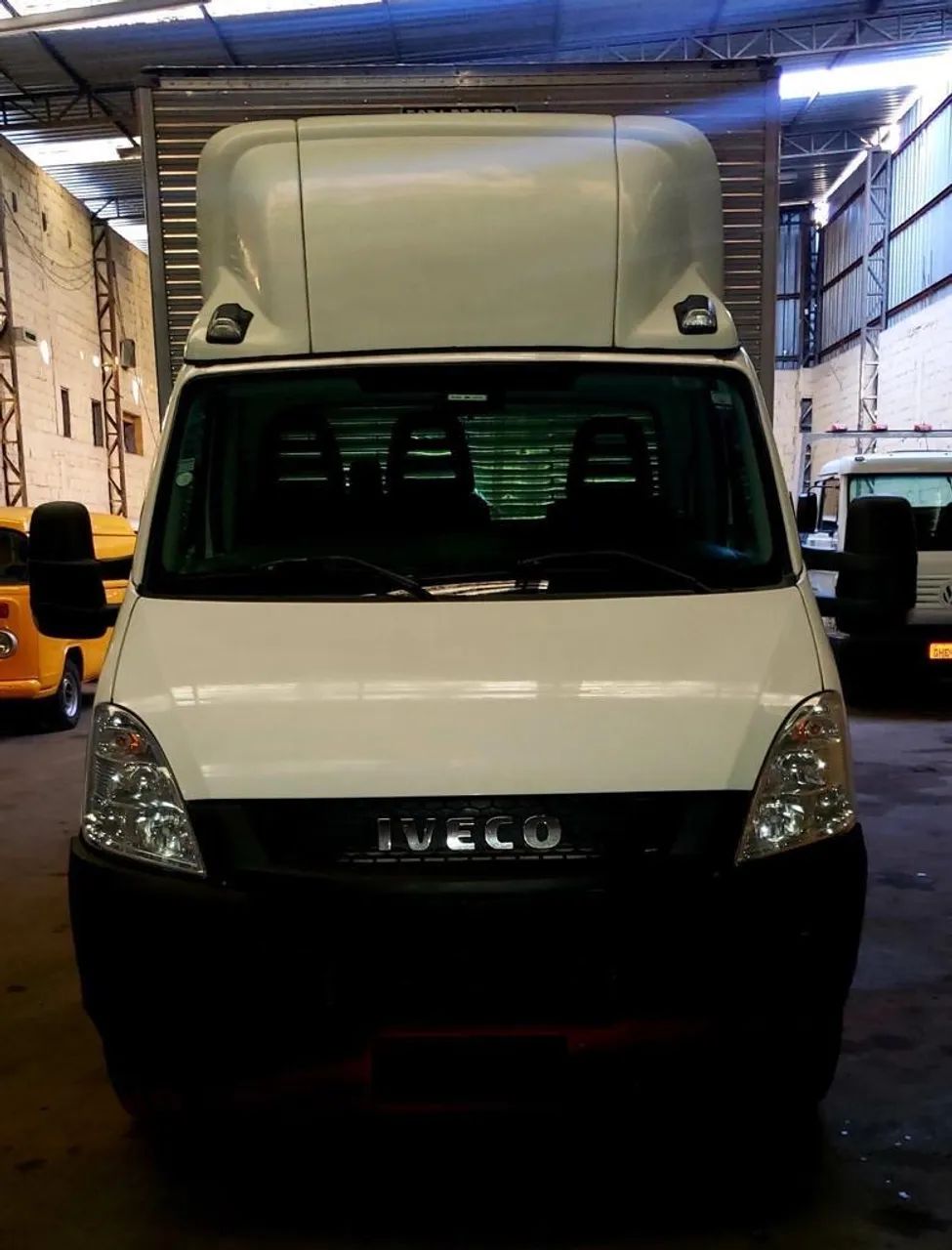 Iveco Daily 35S14 Ano: 2015 - Foto 2