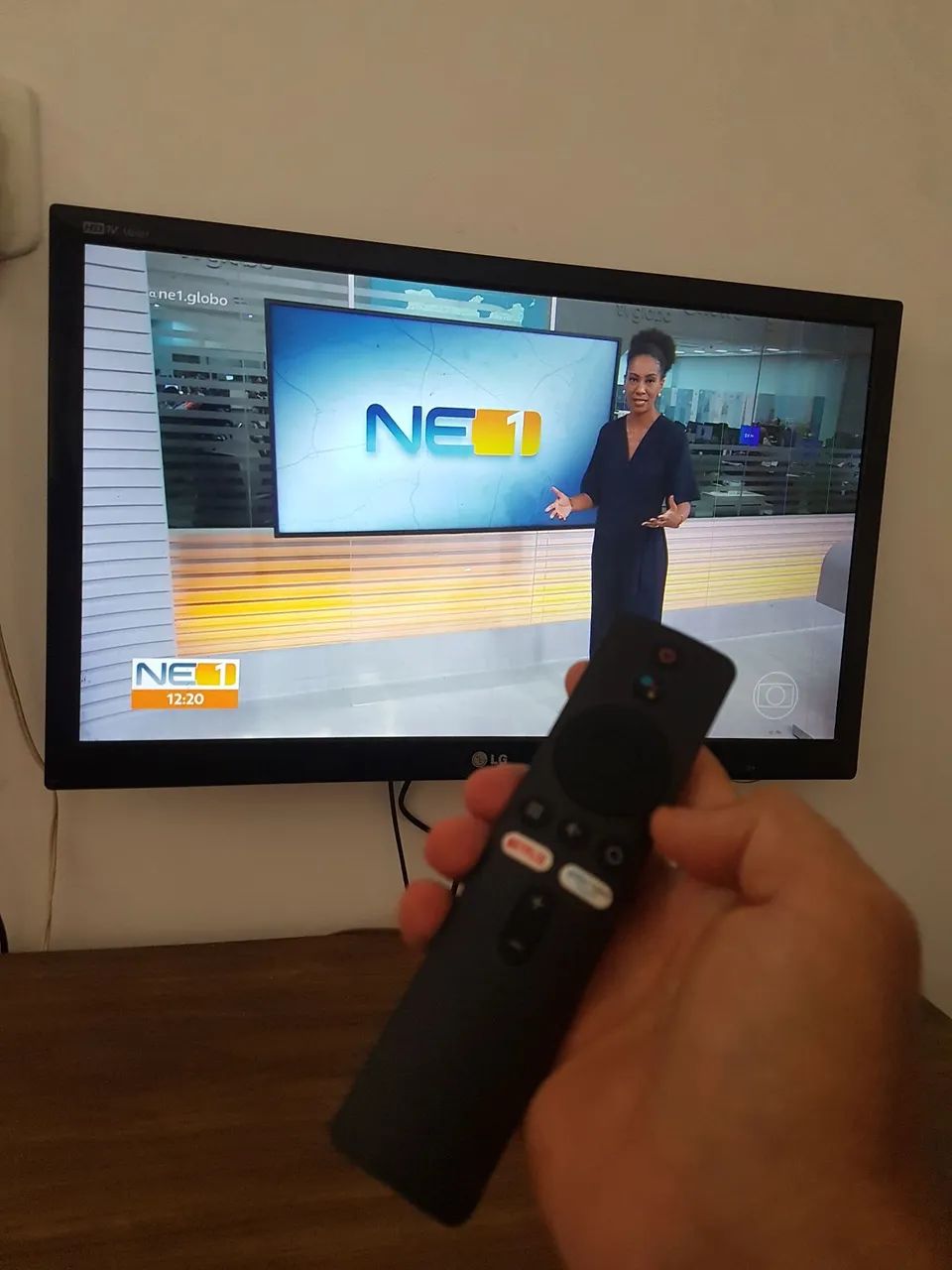 Mi stik da xiaomi  com comando  de voz transforma sua tv em smart   - Foto 3