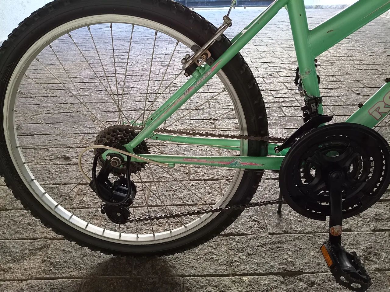 Bicicleta aro 24 semi nova - Foto 3
