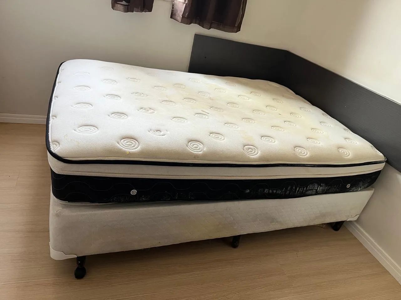 CAMA BOX VIÚVA À VENDA