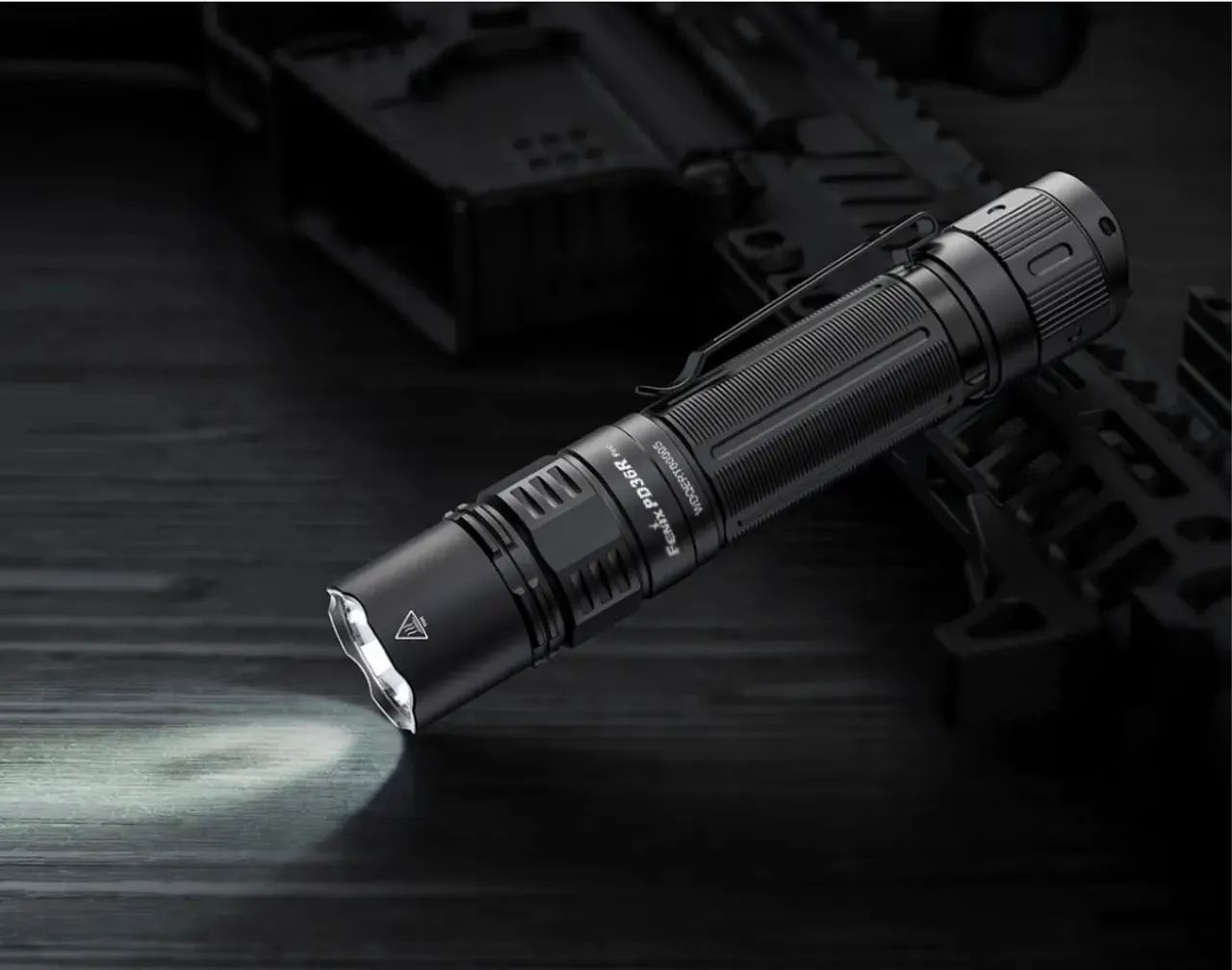 Lanterna Fenix PD36R e bateria 5000mah - Foto 2