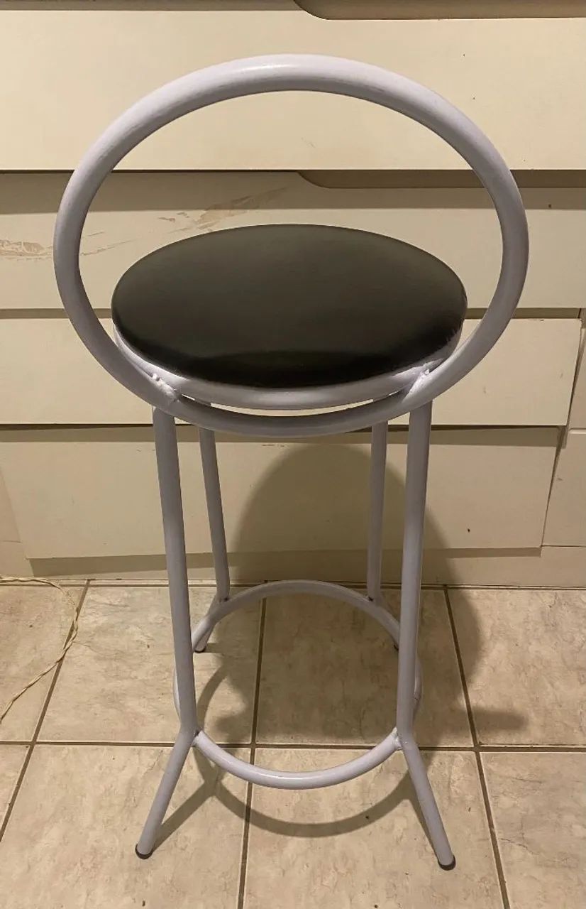 Banqueta Alta de Ferro  com estofado. - Foto 2