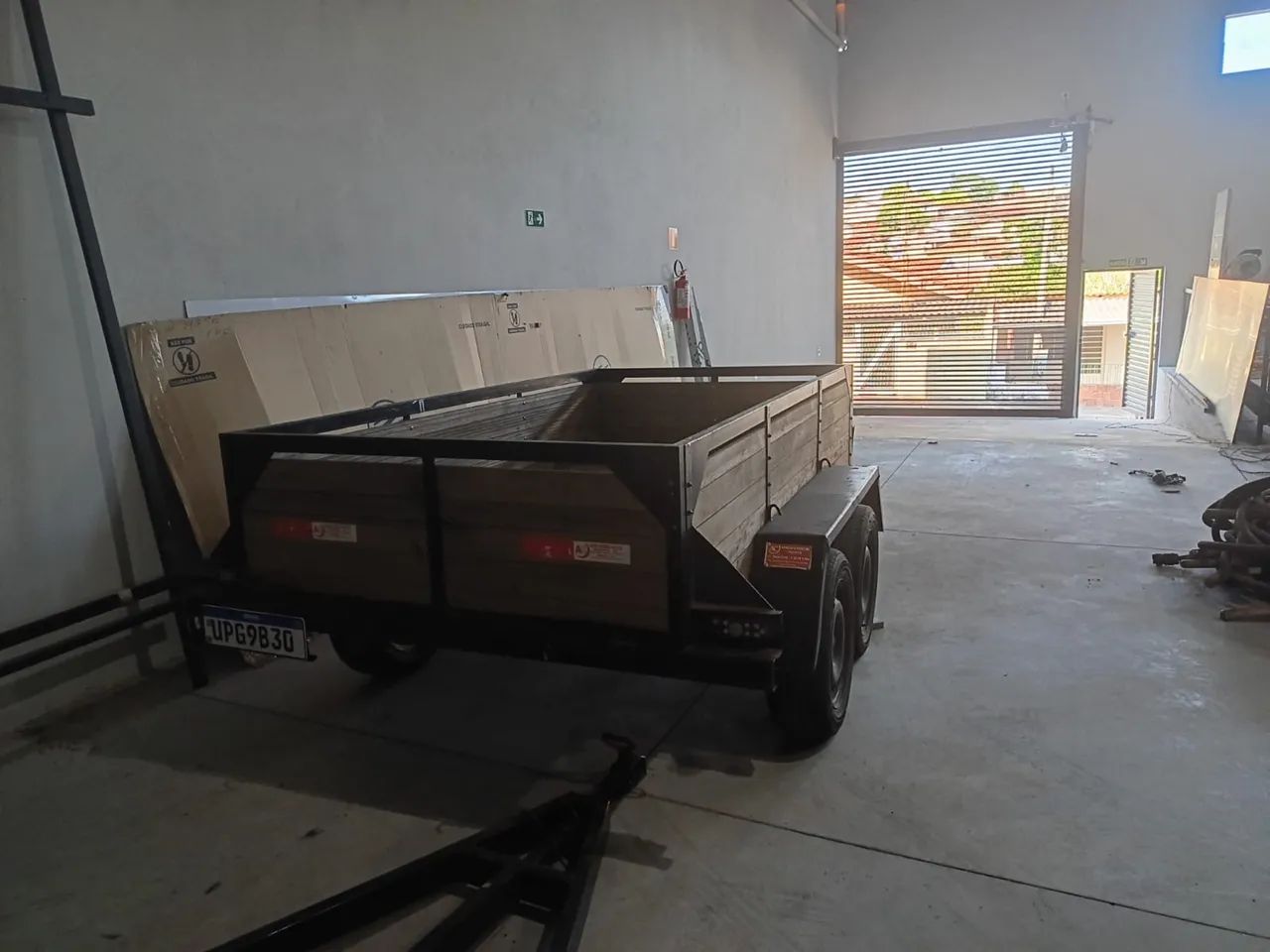 Carretinha 2 eixos em excelente estado