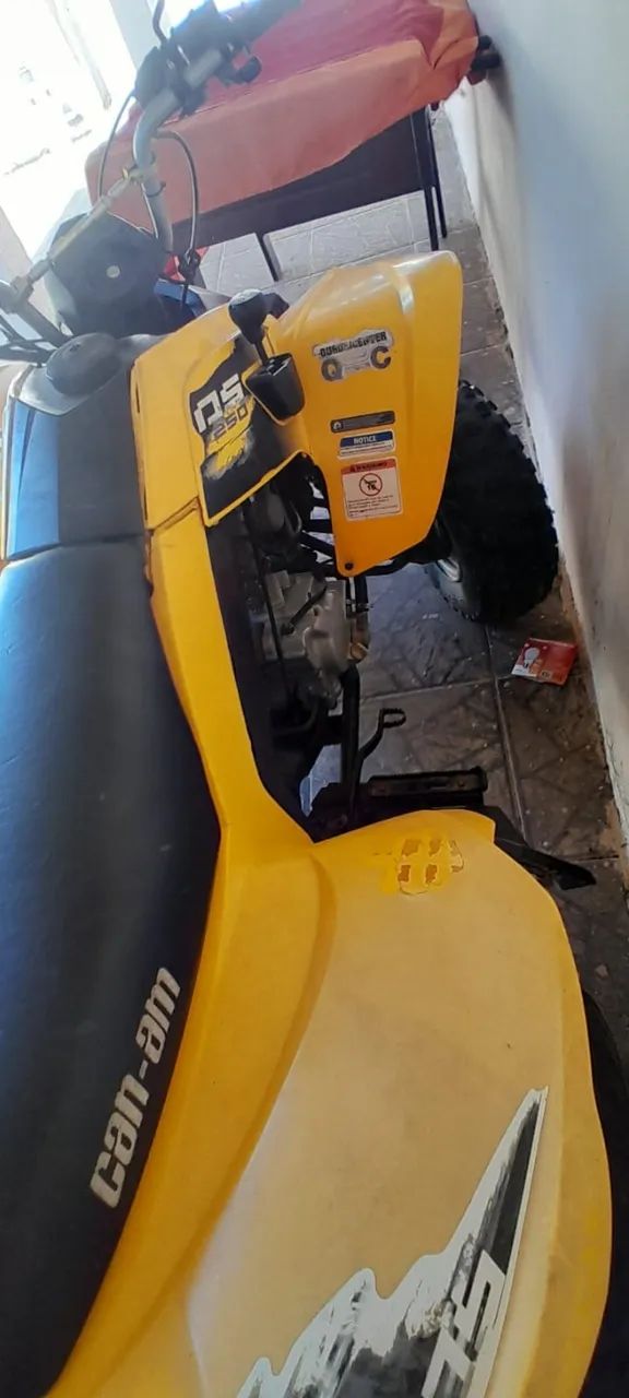 quadriciclo can am 250 com capa - Foto 4