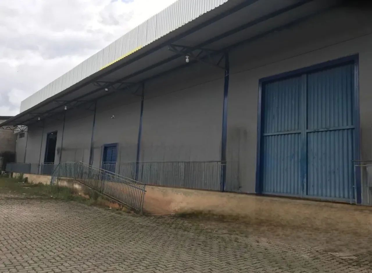 Galpão Logístico com 1.900m² A.C. pé dir 8 mts, Docas, escritórios, em Terreno de 6300m² n - Foto 3