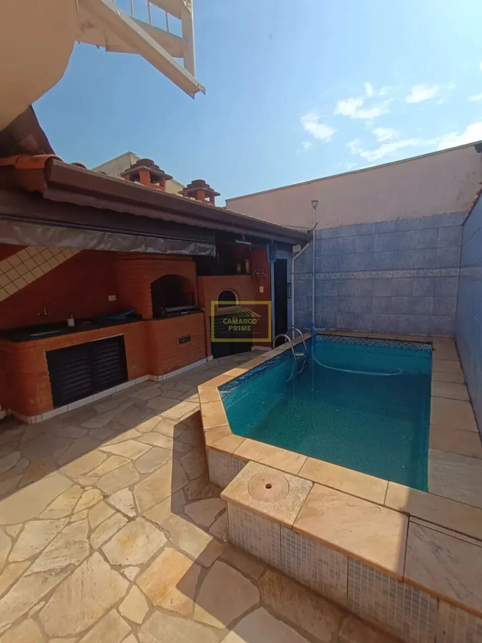 Casa para venda com piscina no Parque da Lapa!