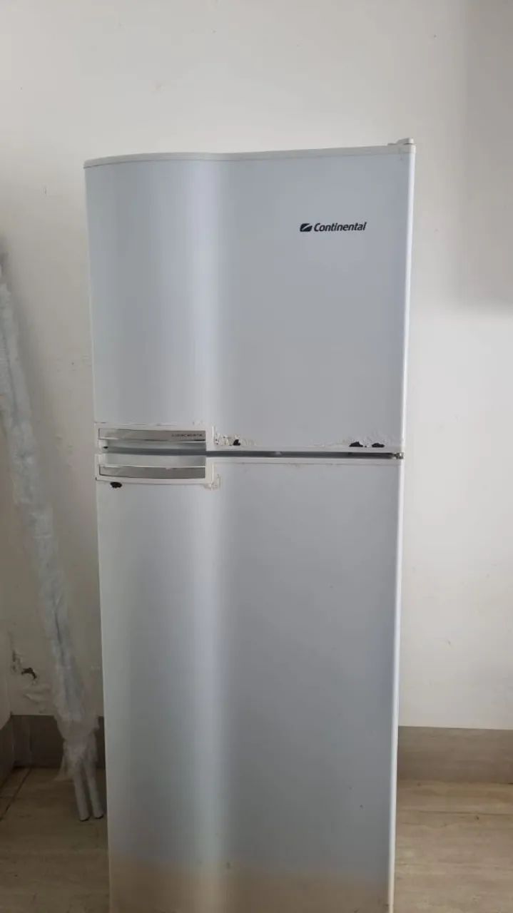 Geladeira Continental 