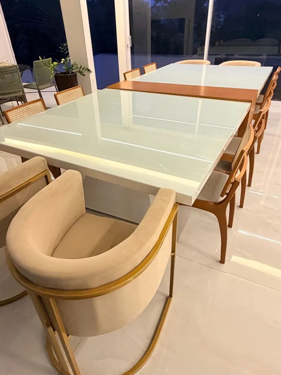 Mesa de jantar com cadeiras