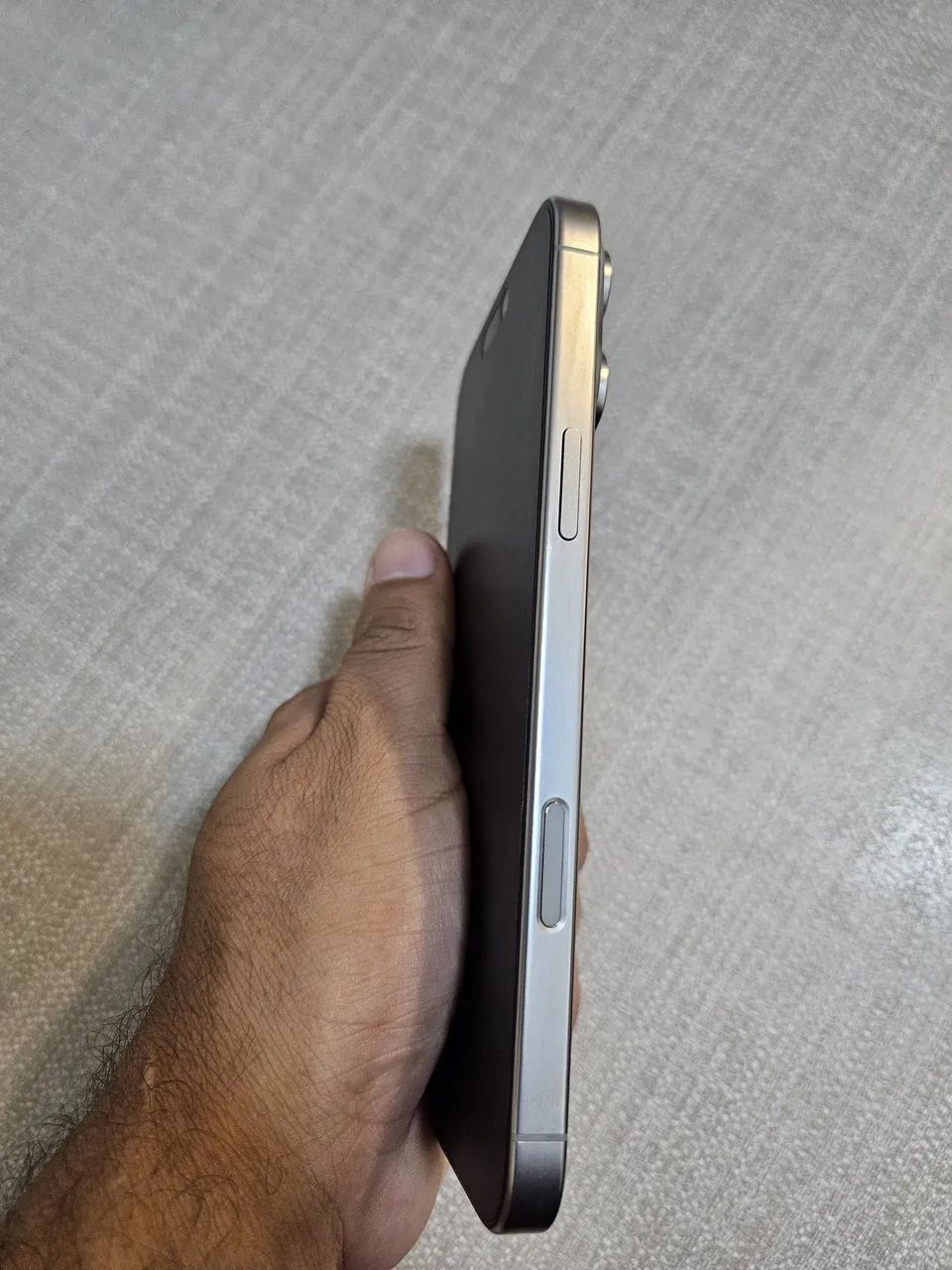 Iphone 16 pro max  - Foto 3