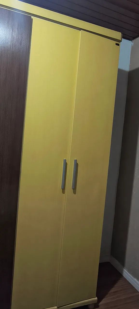 Guarda roupa 6 portas em bom estado - Foto 2
