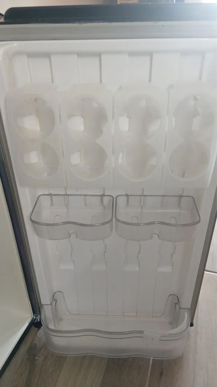 Frigobar Brastemp Inox - Excelente Estado - Pouco Uso - Foto 3
