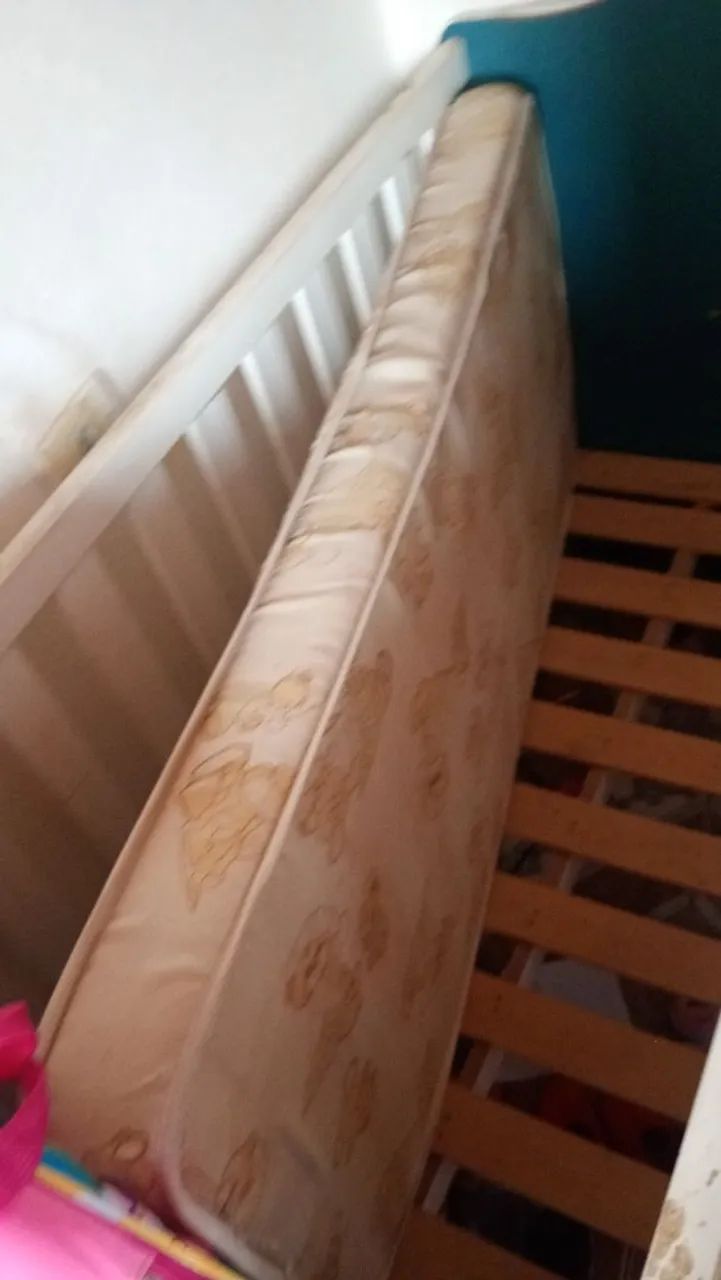 Selling crib with mattress