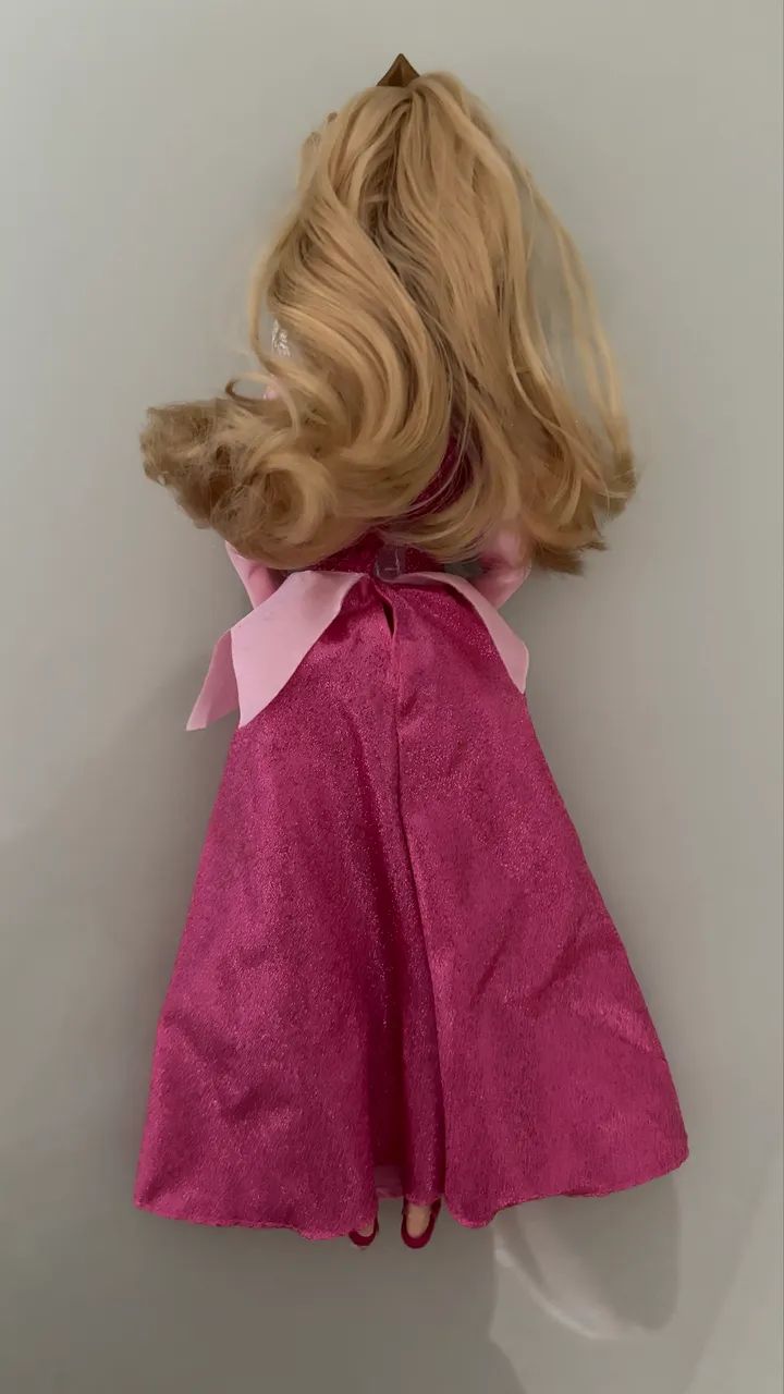 Boneca princesa Aurora - A Bela Adormecida Disney store - Foto 2