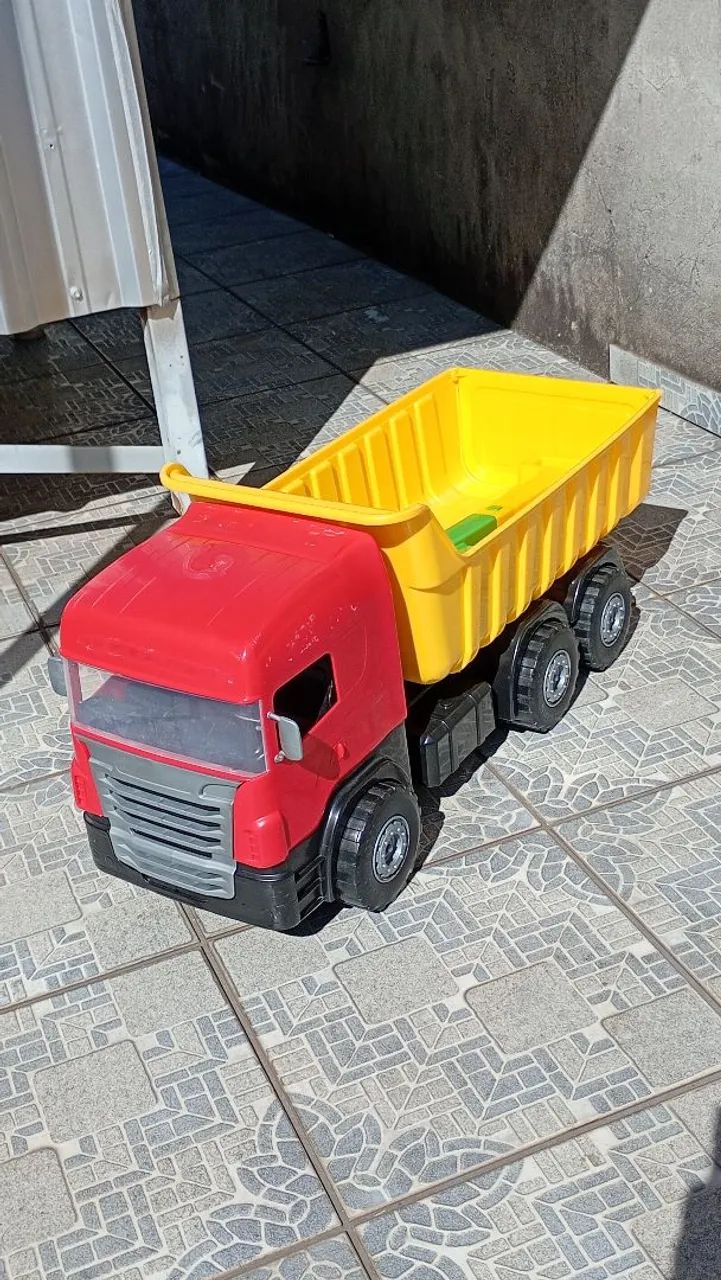 Caminh ão caçamba de brinquedo - Foto 2