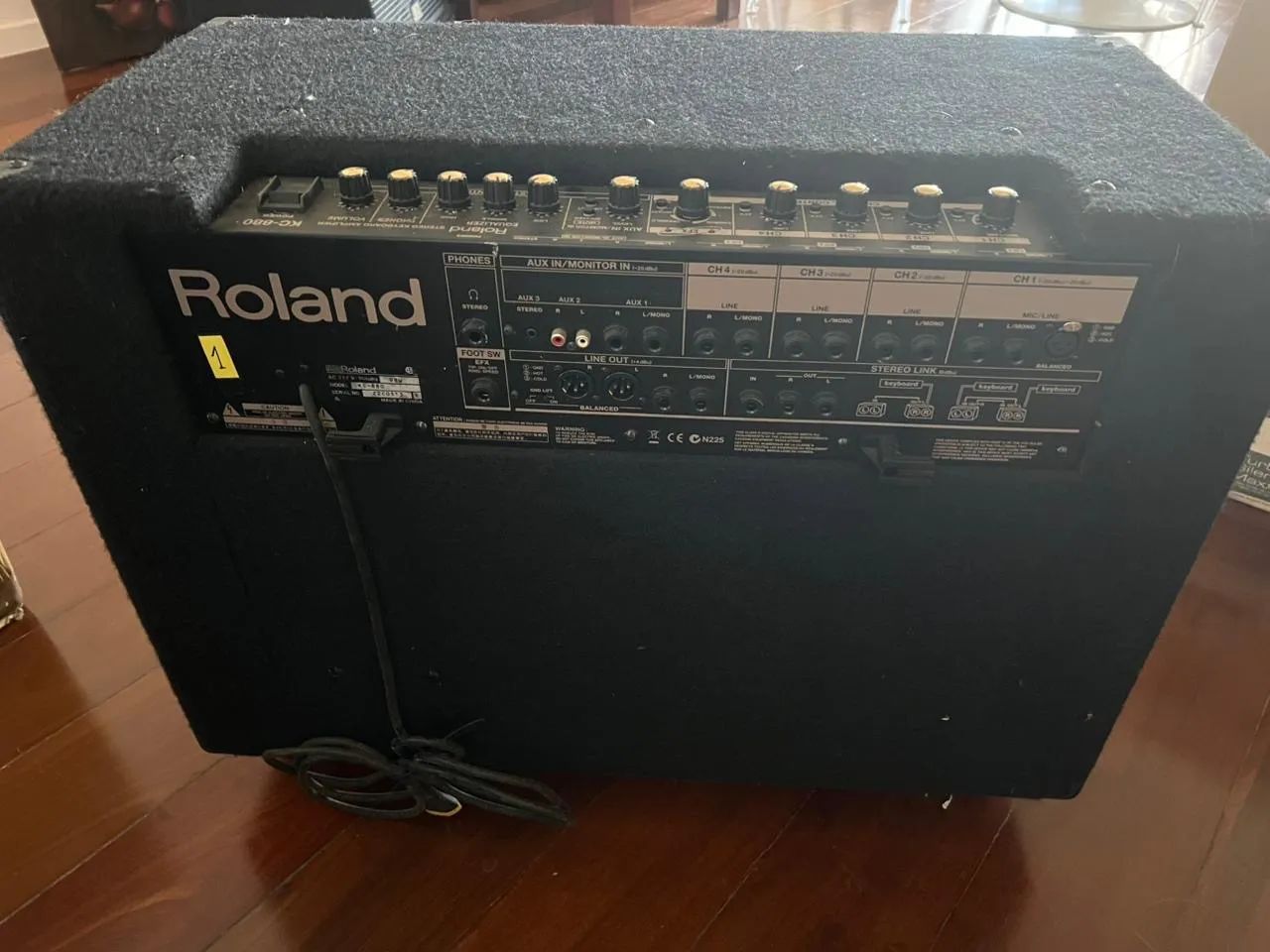 Caixa amplificadora Roland KC 880 - Foto 3