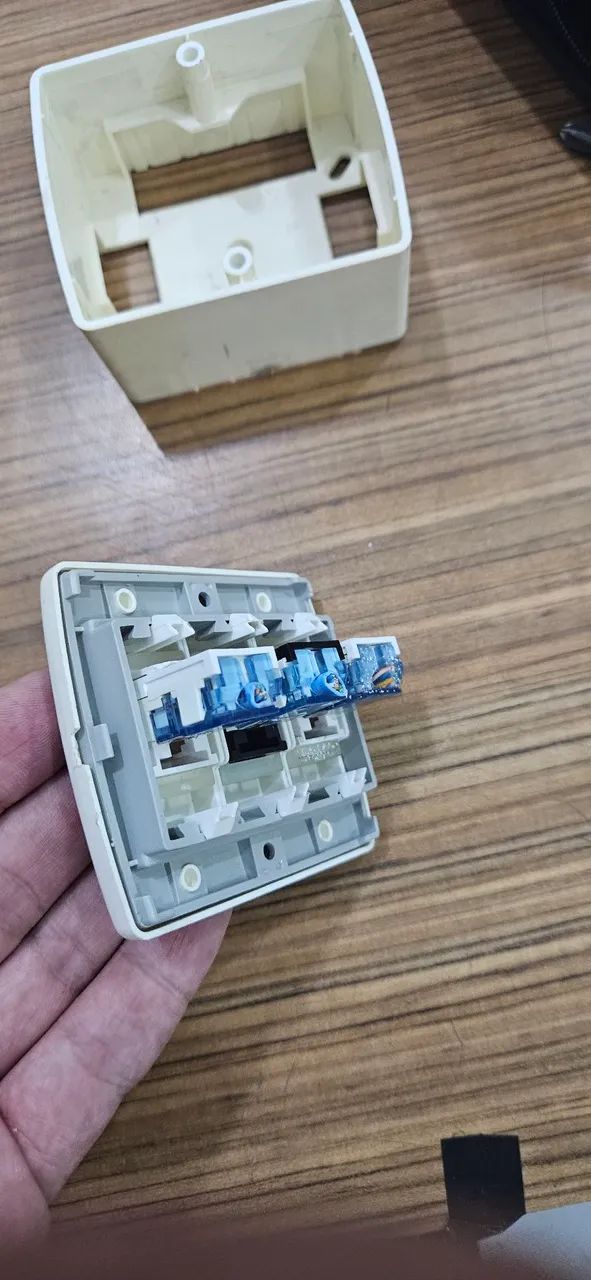 Caixa de sobrepor com conectores RJ45. 3 entradas  - Foto 2