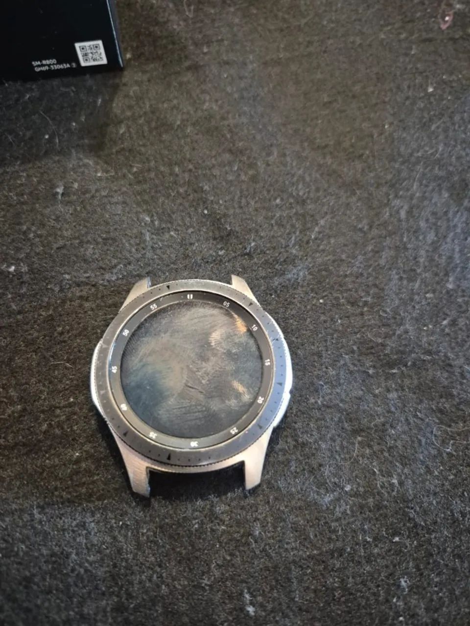 Smartwatch Sansung 4 prata, com varias pulseiras para troca - Foto 3