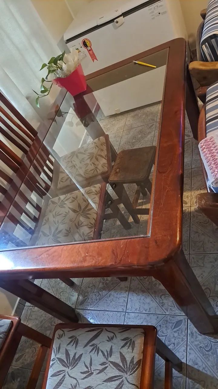 Mesa com seis cadeiras - Foto 2
