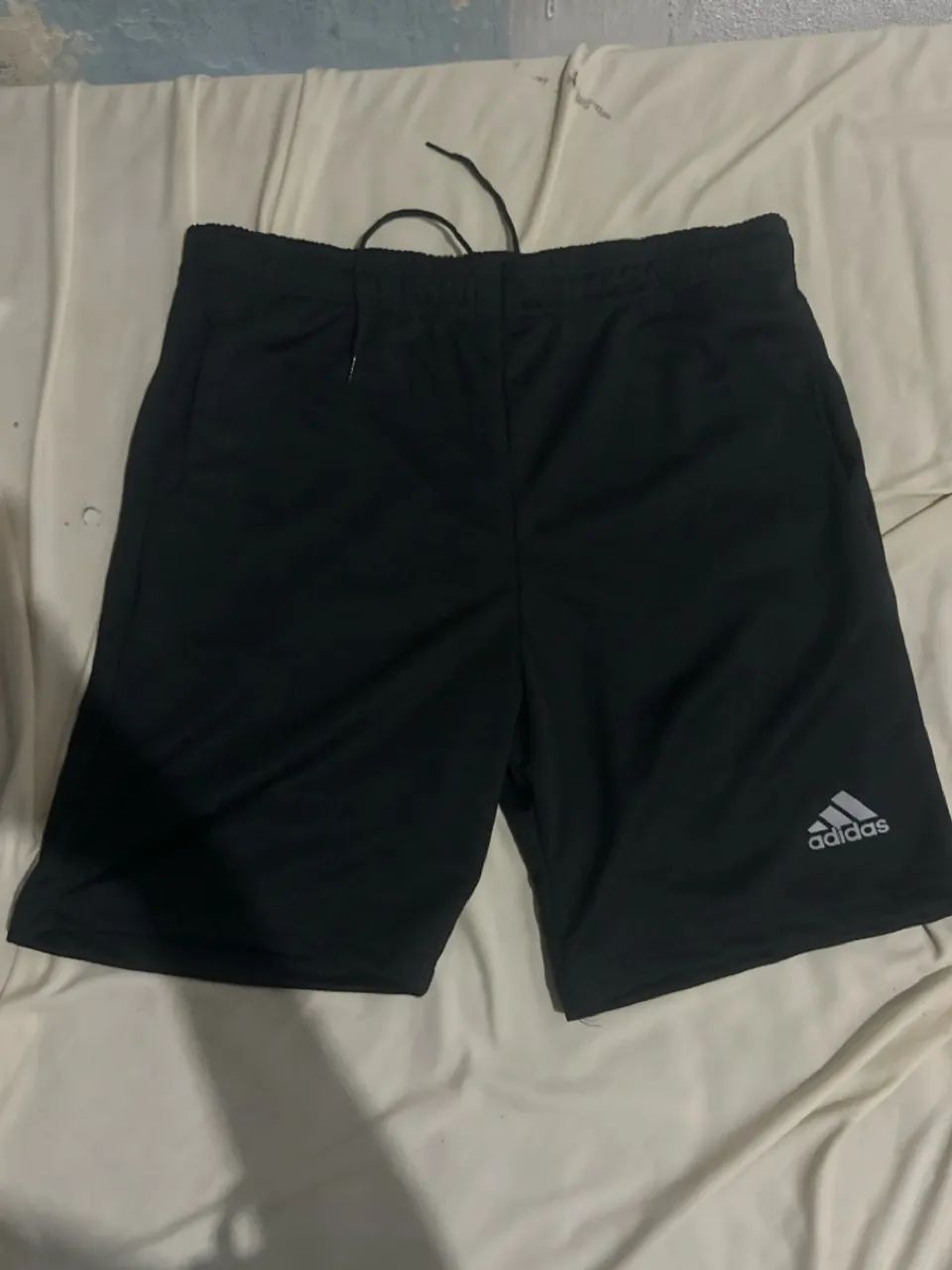 SHORT PRETO ADIDAS TAMANHO M