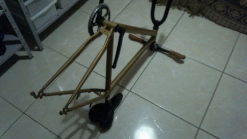 Bicicleta Aro 26: desmontada e completa - Foto 2