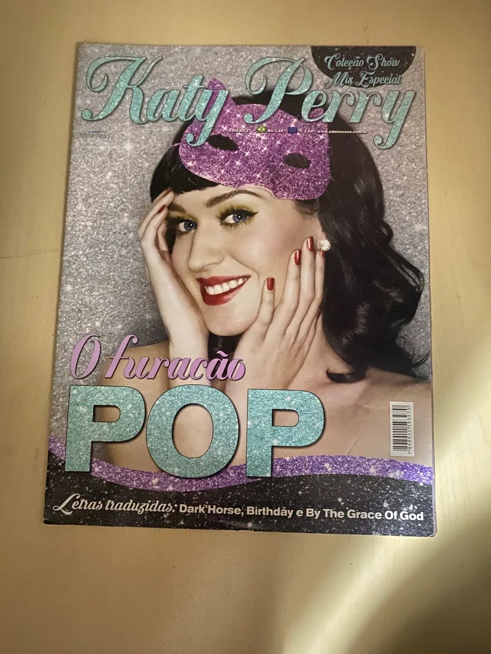 kit de Revistas e pôsteres Katy Perry  - Foto 5