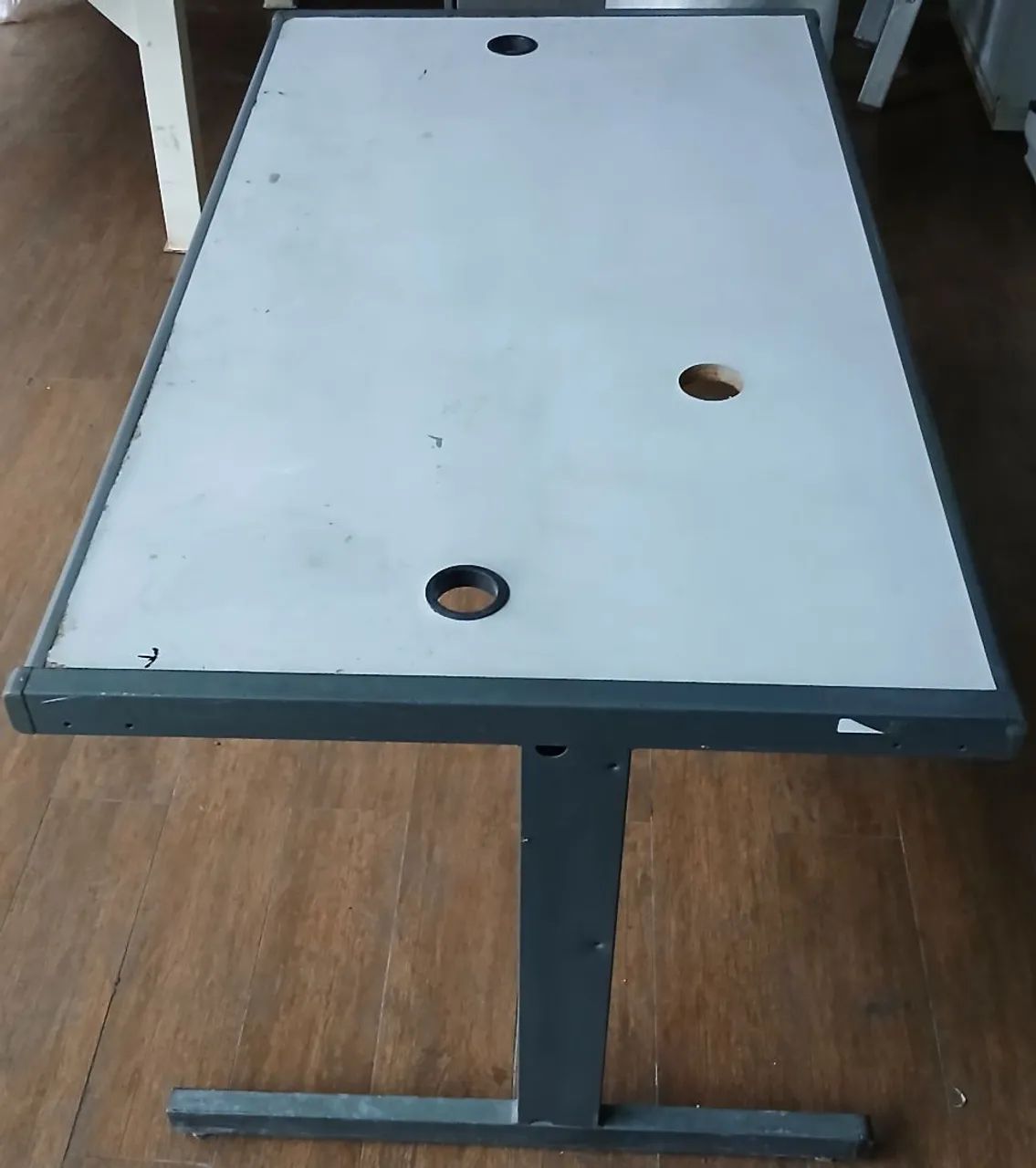Mesa de escritório sem gavetas - Foto 2