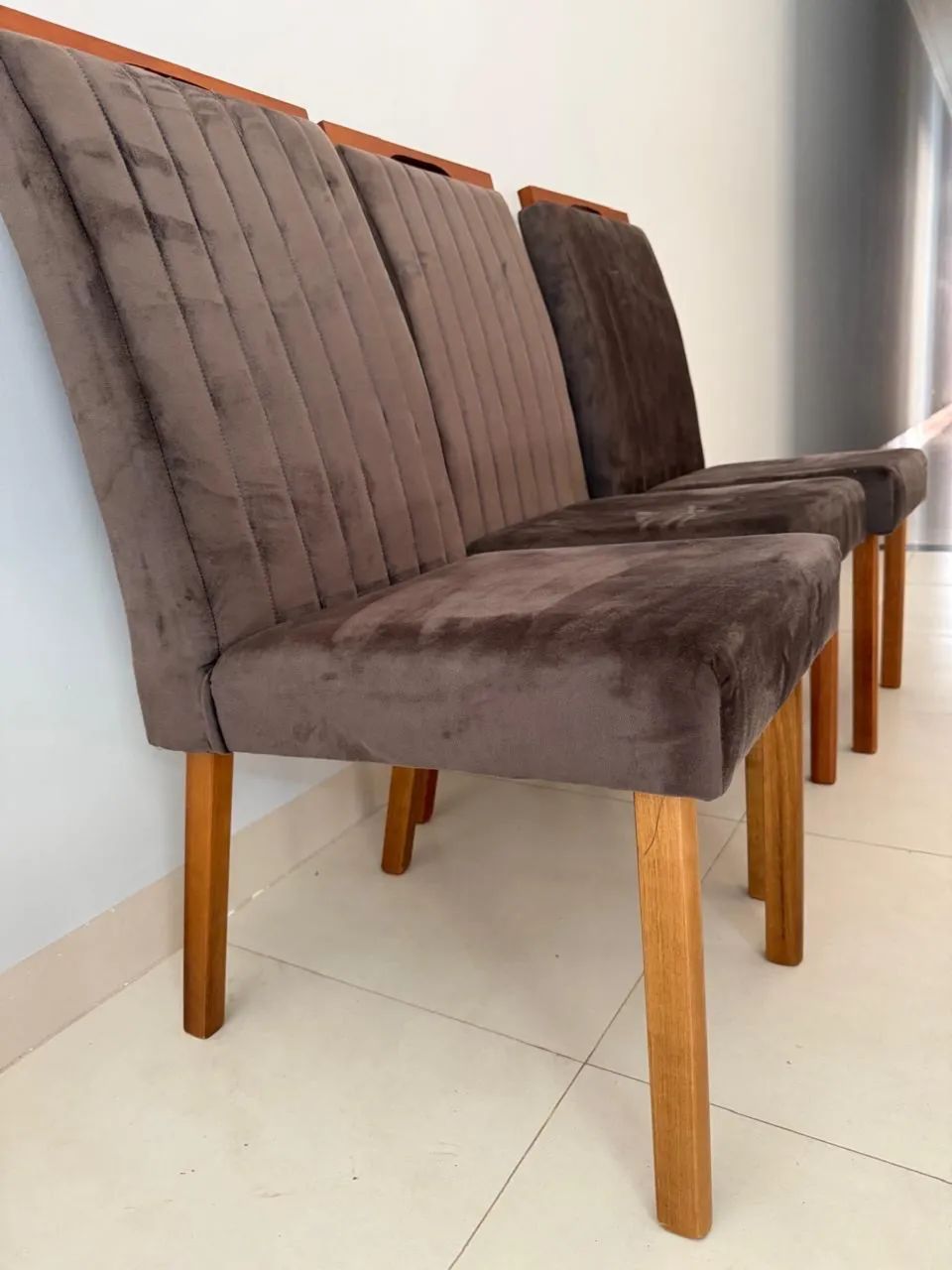 Conjunto mesa e cadeiras de madeira  - Foto 4