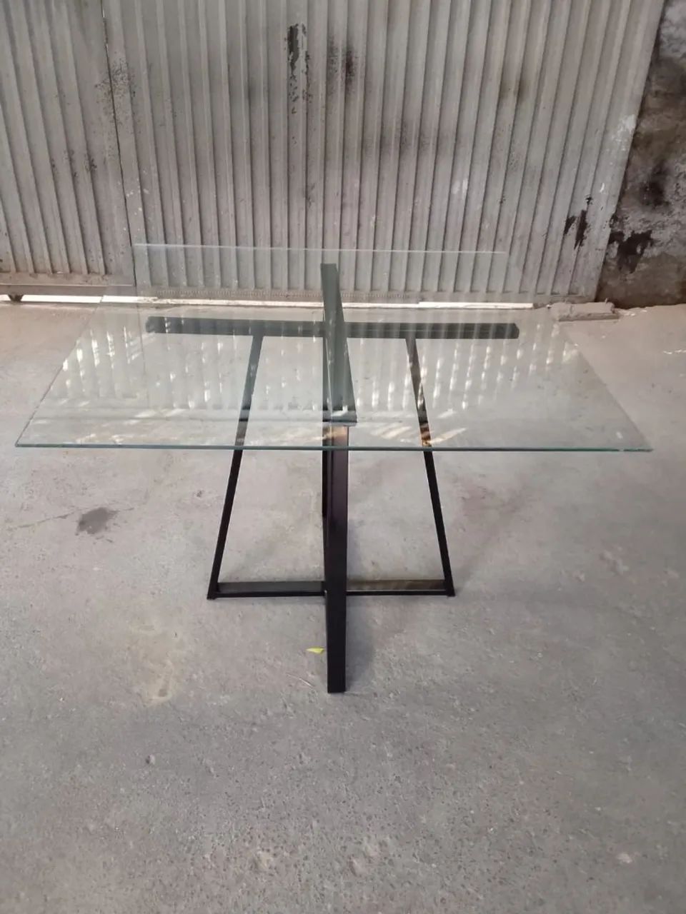 Mesa com vidro temperado 