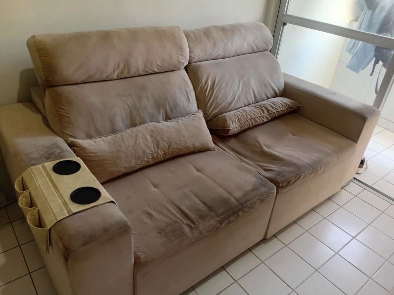 Sofá retrátil reclinavel(janga c/avaria) nao tem rasgao - Foto 2