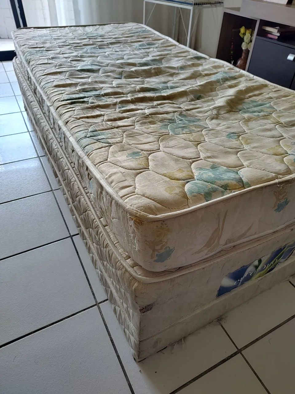 Cama Solteirão Usada + colchão  - Foto 3