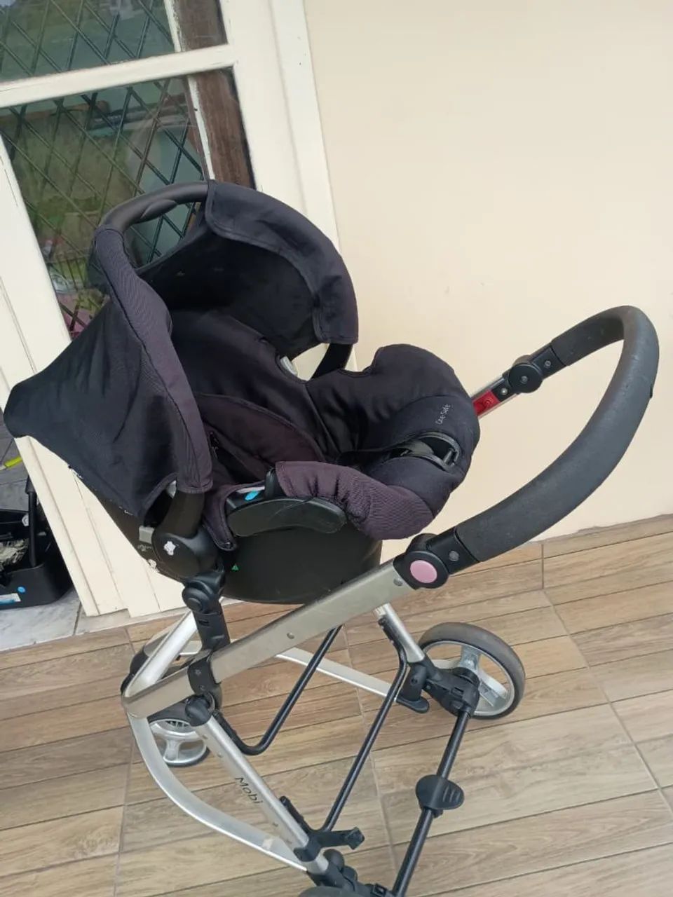 Carinho de bebê com bebê conforto - Foto 2