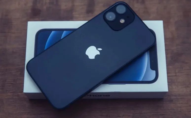 iPhone 12 azul 