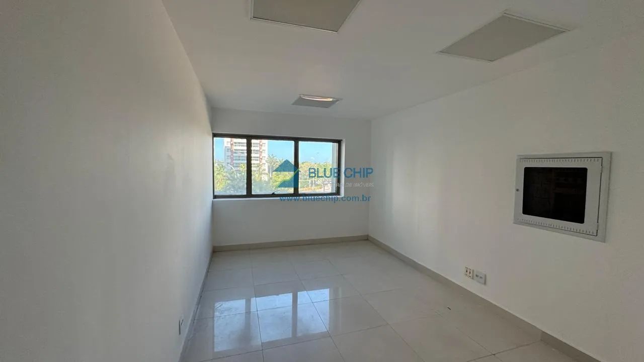 Sala para Locação no Edifício Sunplaza - Barra da Tijuca, com 20m² por R$1.300,00