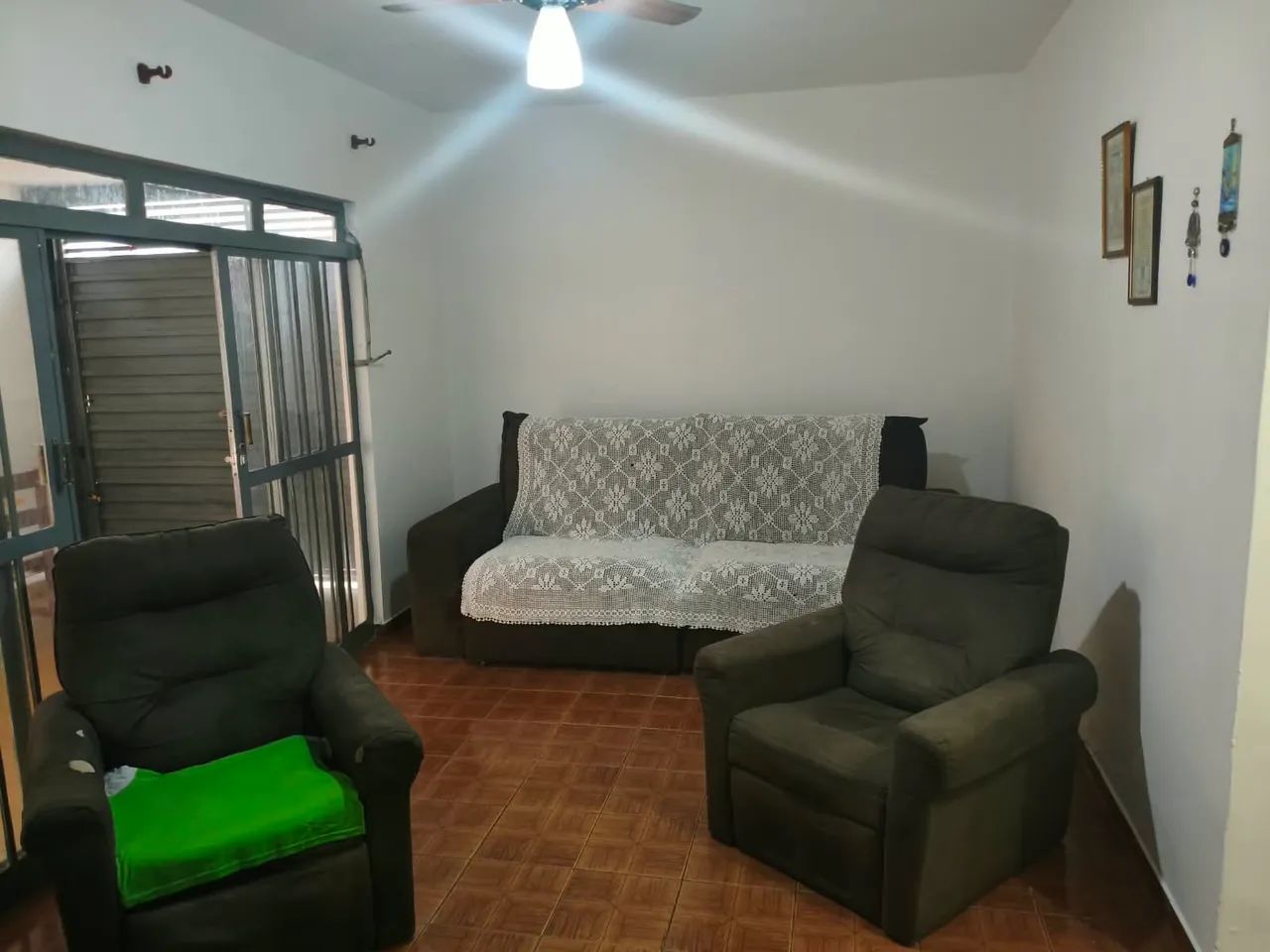 Casa ampla com 2 quartos e garagem ótima localizaçao em Araras  - Foto 2