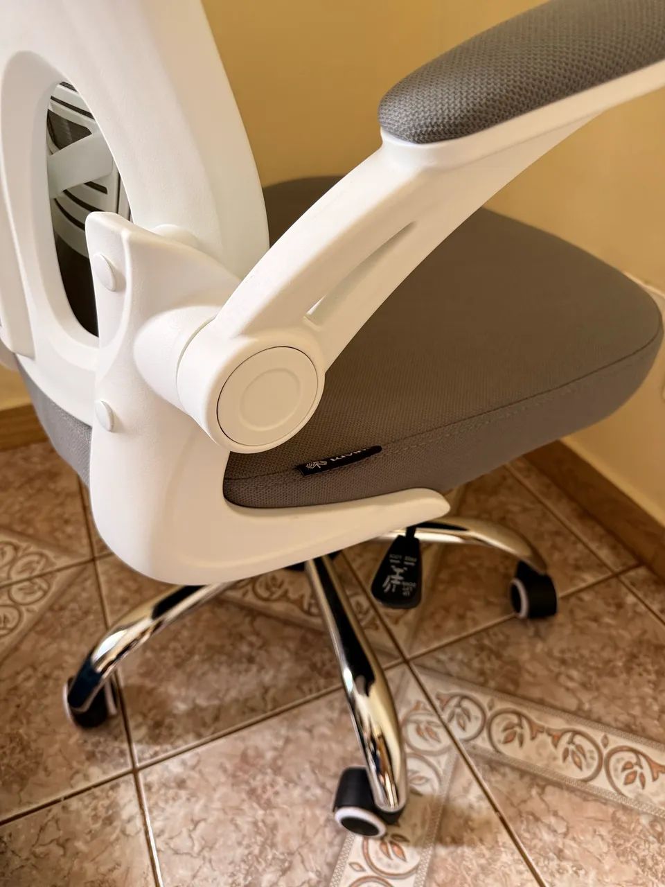 Cadeira Ergonômica com Apoio de Cabeça e Braços - Foto 3