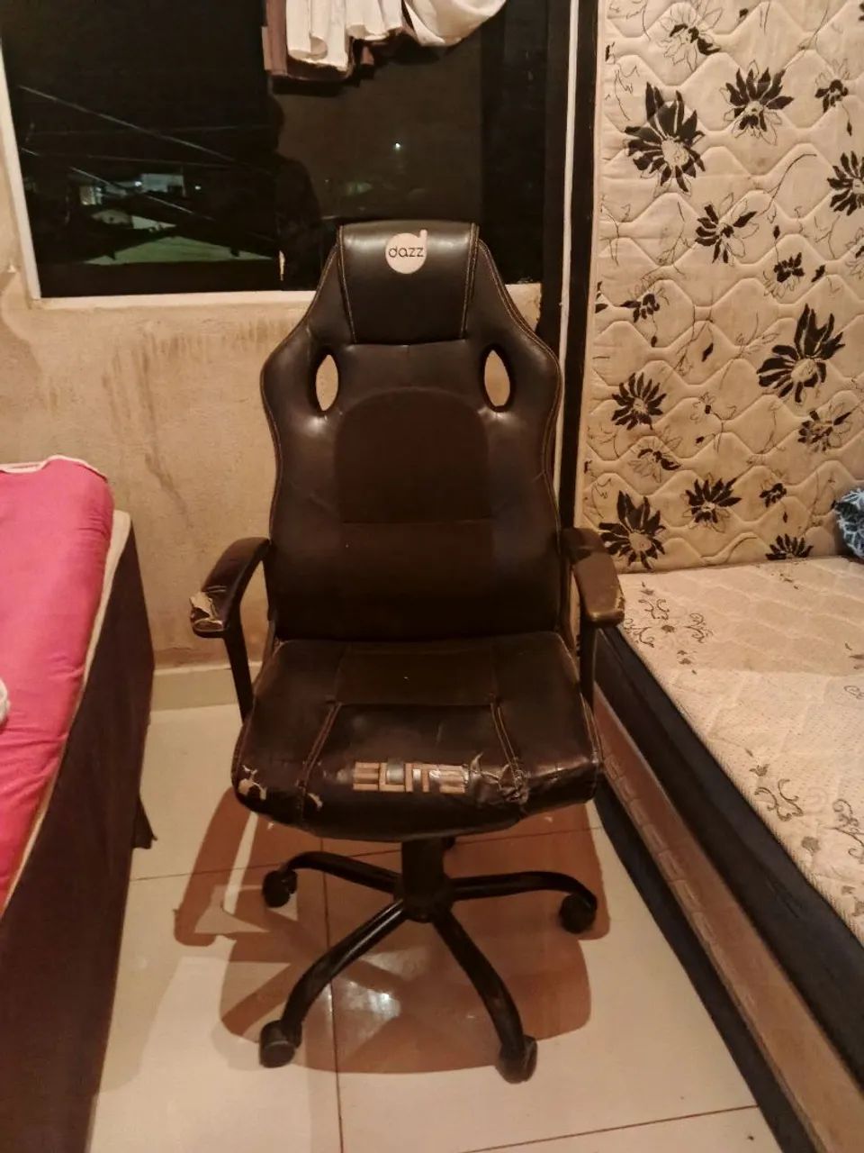 Cadeira gamer da Dazz Elite 