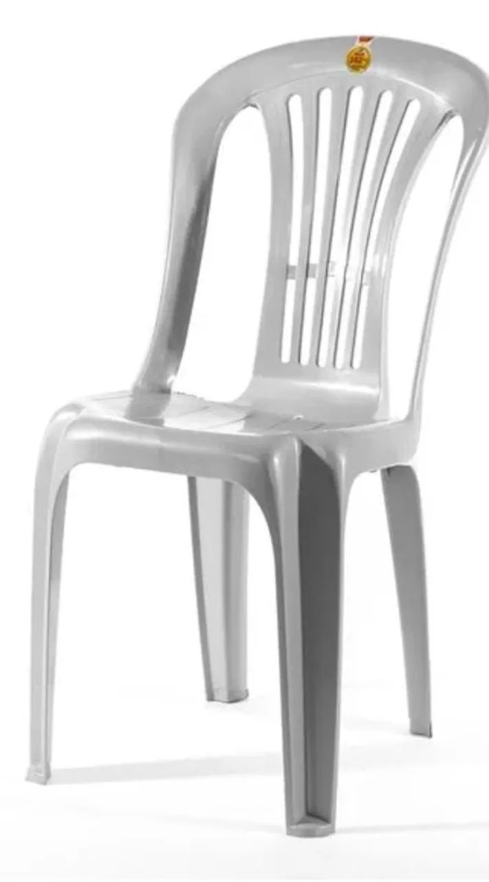 Cadeira de Plástico 
