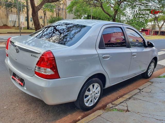 Toyota Etios Sedan 1.5 XLS Flex automático único dono 2017 - Foto 7