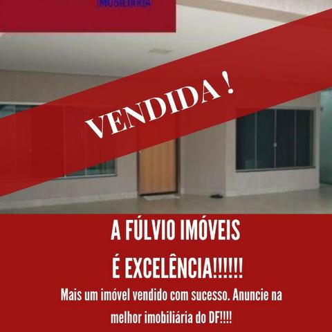 Lindissima! 3 Suítes, piscina e churrasqueira na melhor rua da Vicente Pires!