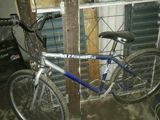 Vendo bicicleta de marchas conservada