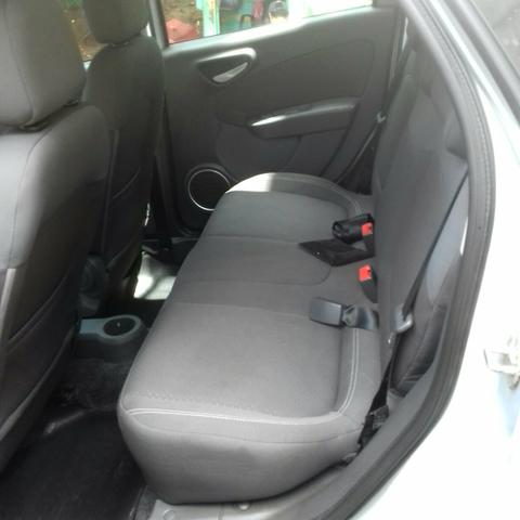 Fiat Grand Siena completo estado de zero 47000 km única dona - Foto 6