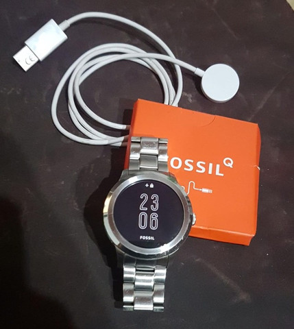 fossil smartwatch dw1