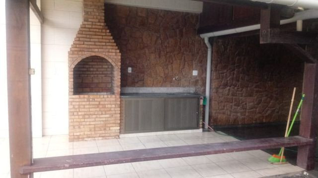 Mm Casa Lindíssima com piscina e área gourmet, na quadra da praia! - Foto 2