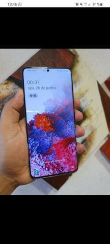 Galaxy S20 plus leia todo o anúncio