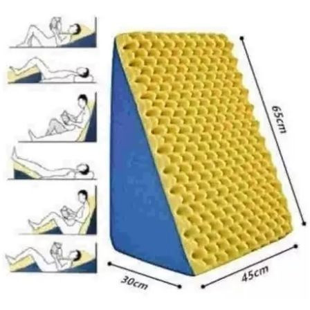 Encosto triangular